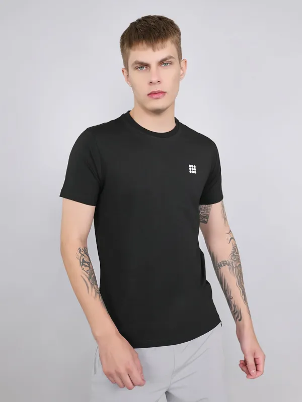 Rock.it Men Black Solid Round Neck Half Sleeve T-Shirt made by Monte Carlo