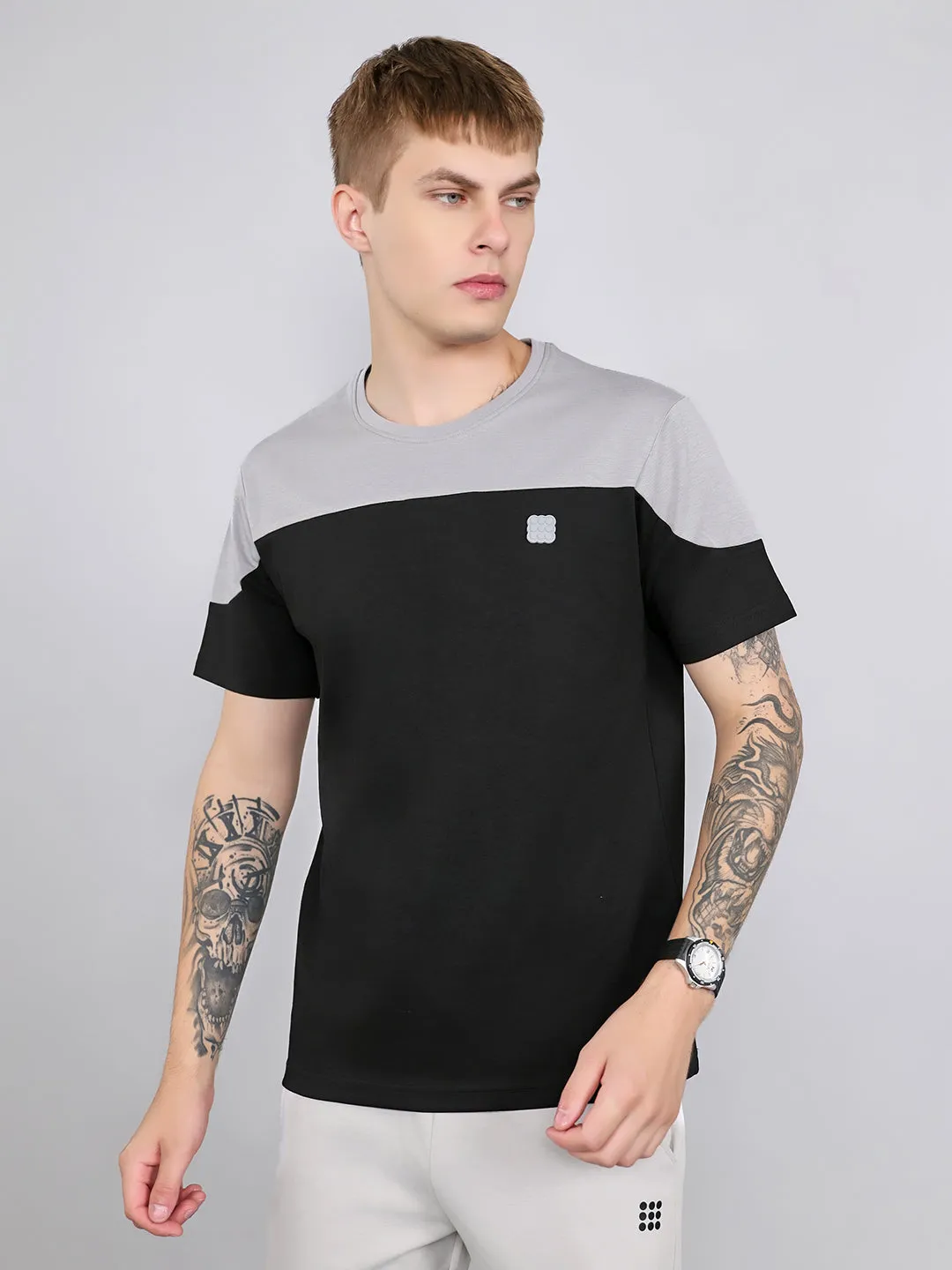 Rock.it Men Grey Solid Round Neck Half Sleeve T-Shirt sold by Monte Carlo