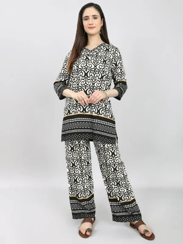 Women Black Printed V Neck Half Sleeve Kurti Set made by Monte Carlo