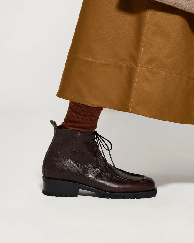 ERA MARRON OSCURO sold by NAGUISA