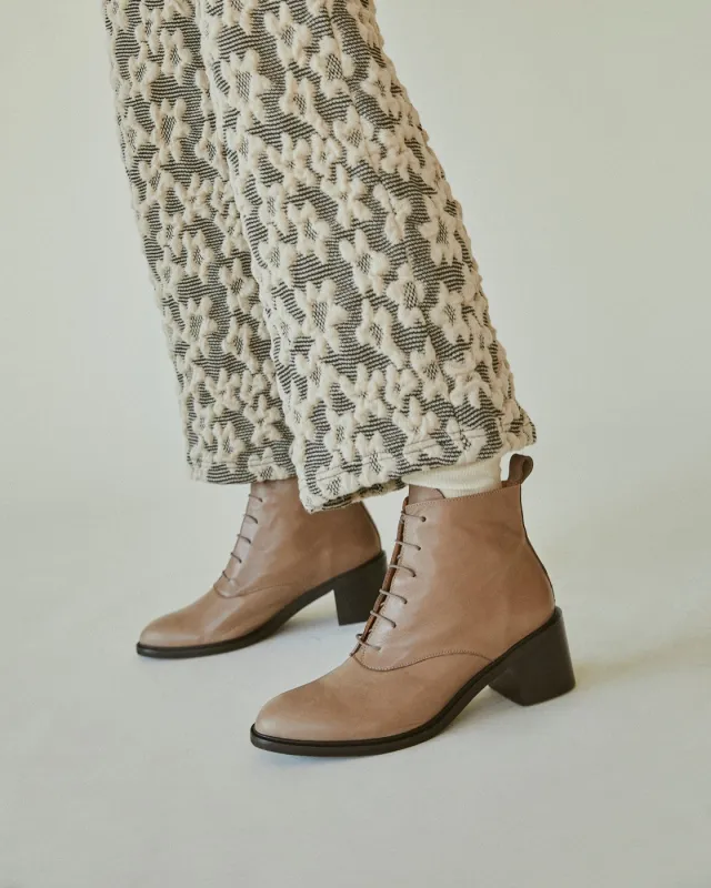 ARCHIVO CALIMA MARRON sold by NAGUISA