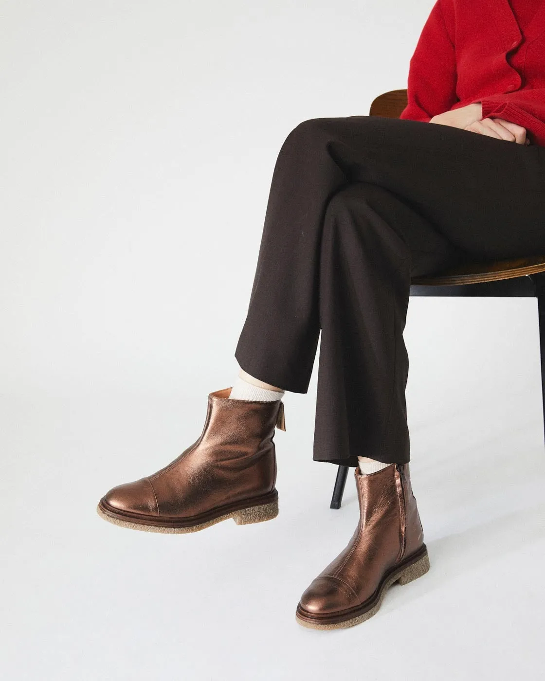 PUNO MARRON METAL sold by NAGUISA