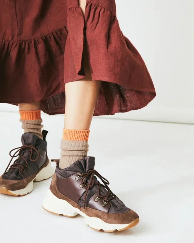 ARCHIVO ERSA MARRON sold by NAGUISA