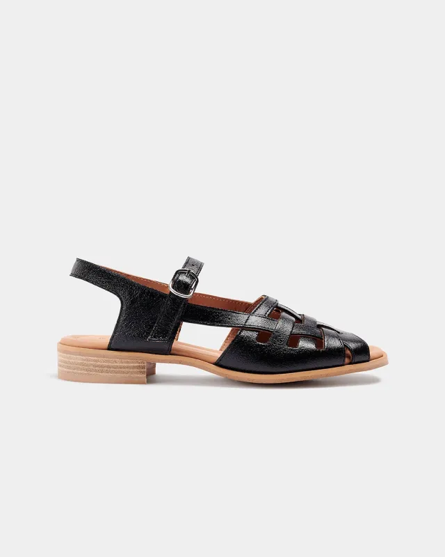 Manto Negro charol sold by NAGUISA