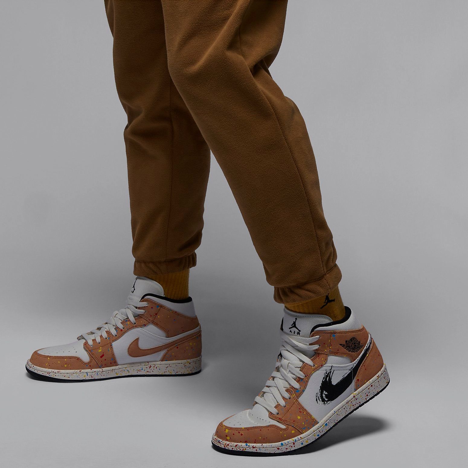 Air Jordan Essentials Fleece Winter Pants 'Brown' FD7532-281 sold by KicksCrew product image thumbnail 4