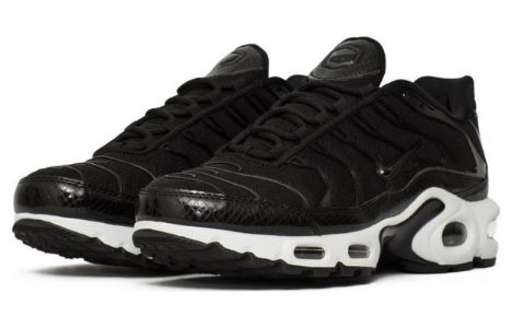(WMNS) Nike Air Max Plus SE 'Black White' 862201004 sold by KicksCrew