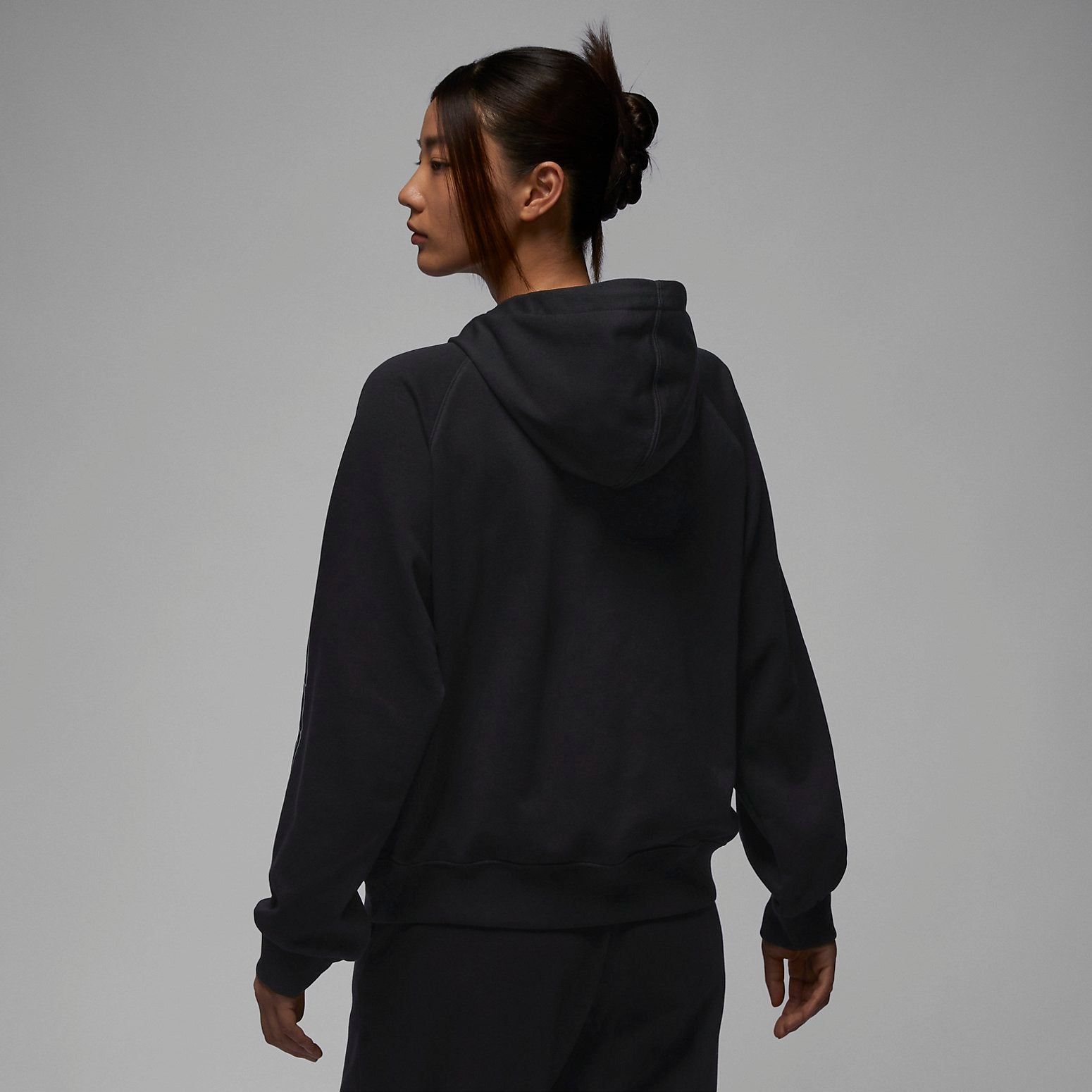 Air Jordan Sport Graphic Fleece Hoodie Asia Sizing 'Black' FD7374-010 sold by KicksCrew product image thumbnail 3