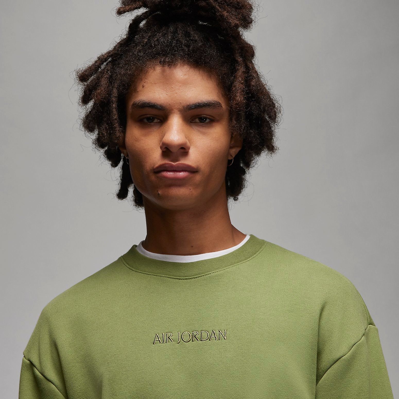 Air Jordan Wordmark Fleece Crewneck Sweatshirt 'Olive Green' FJ7788-340 sold by KicksCrew product image thumbnail 2