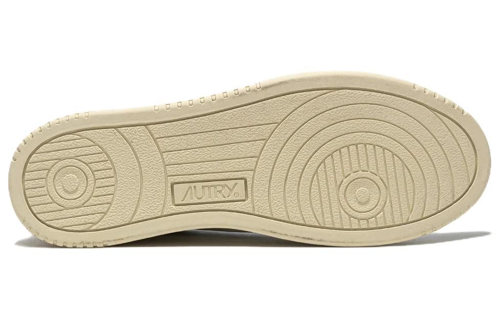 (WMNS) Autry Dallas Low Leather 'White Red' ADLW-NW03 sold by KicksCrew product image thumbnail 4