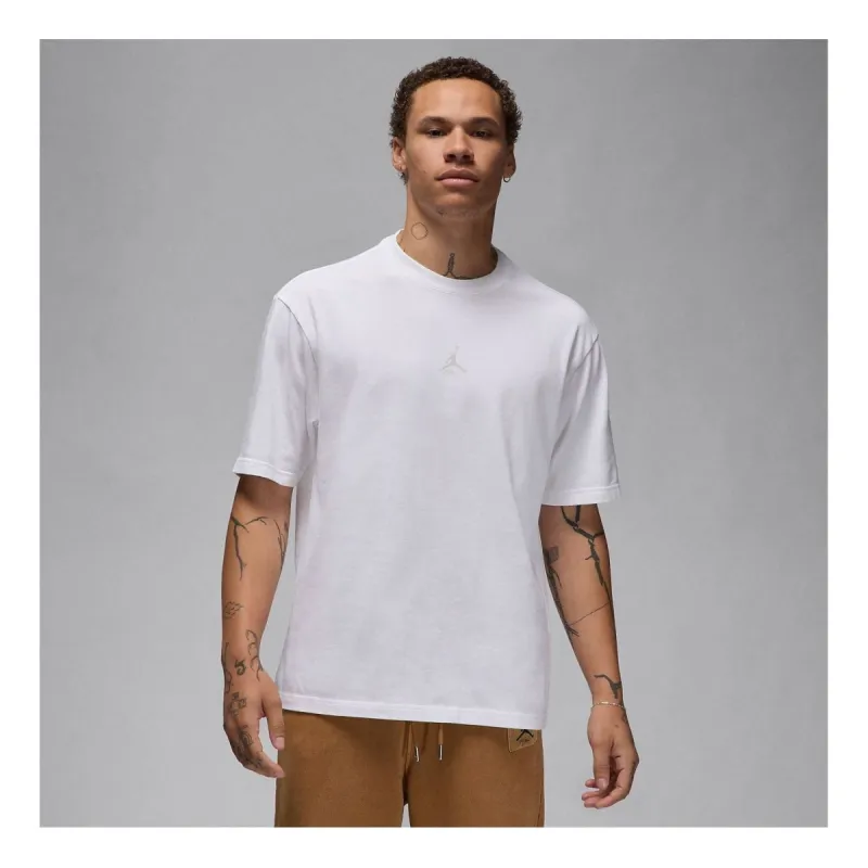Nike  T FN5995-100 sold by KicksCrew