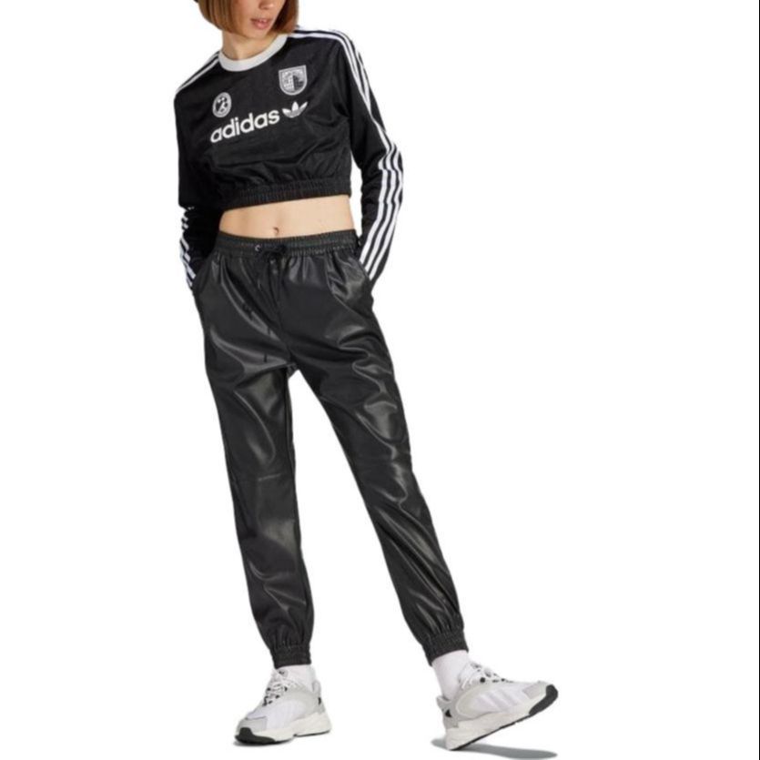 WMNS) adidas Long Sleeve Crop Tee 'Black' IR9802 | Parallel