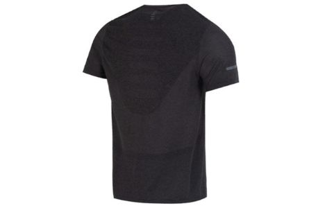 Under Armour Seamless Stride Short Sleeve 'Black' 1375692-001 sold by KicksCrew