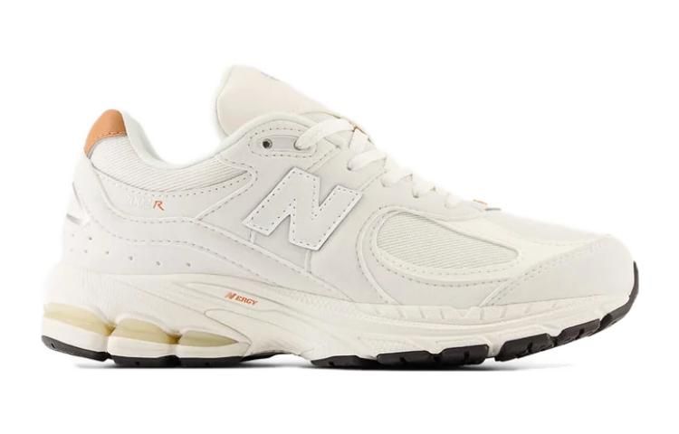 (GS) New Balance 2002R 'Reflection Sea Salt' GC2002EC sold by KicksCrew product image thumbnail 2