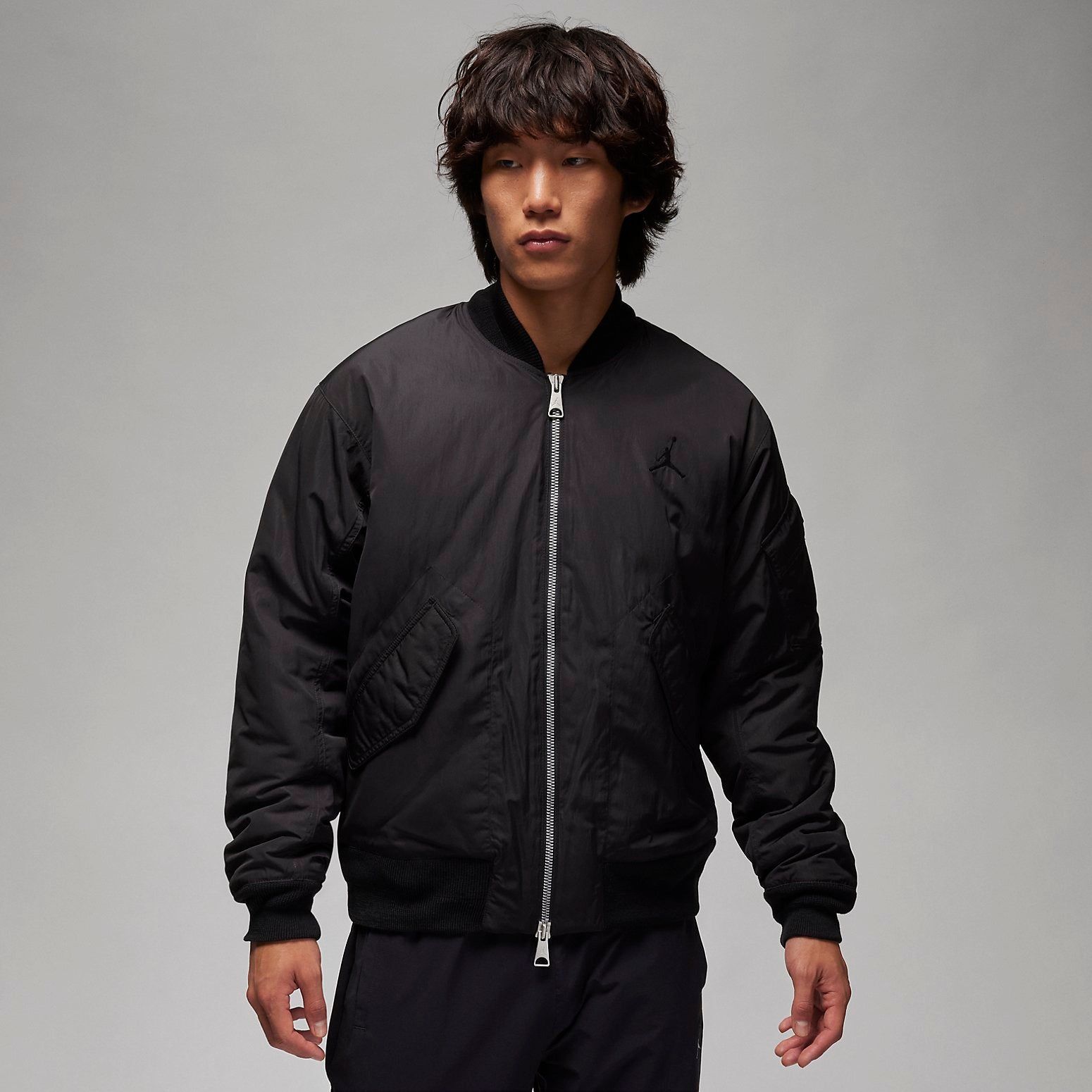 Air Jordan Essentials Renegade Jacket 'Black' FB7317-010 sold by KicksCrew product image thumbnail 2