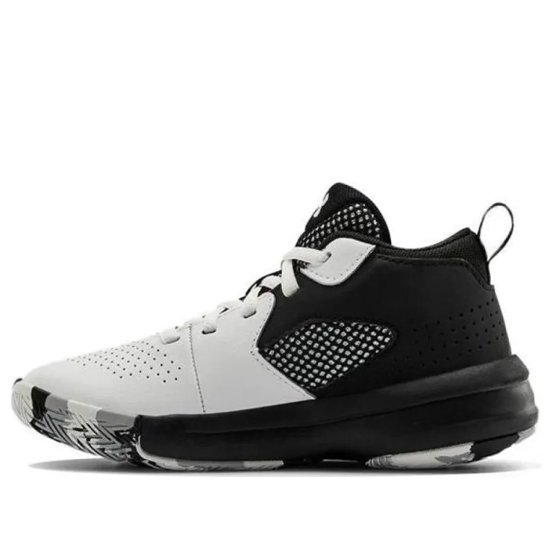 (PS) Under Armour Lockdown 5 'Black White' 3023534-100 sold by KicksCrew