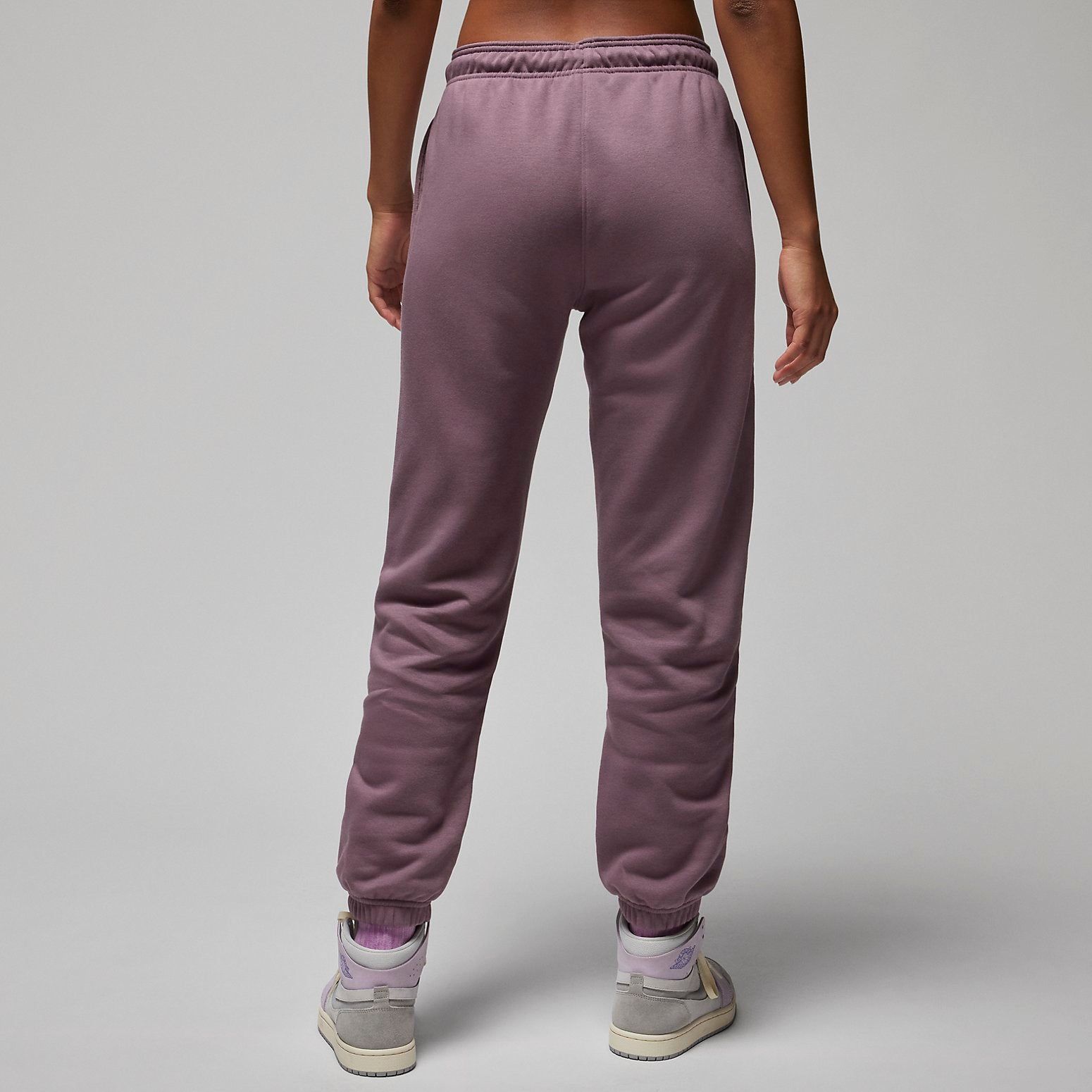 (WMNS) Air Jordan Brooklyn Fleece Pants 'Sky Purprle' FN4494-508 sold by KicksCrew product image thumbnail 4