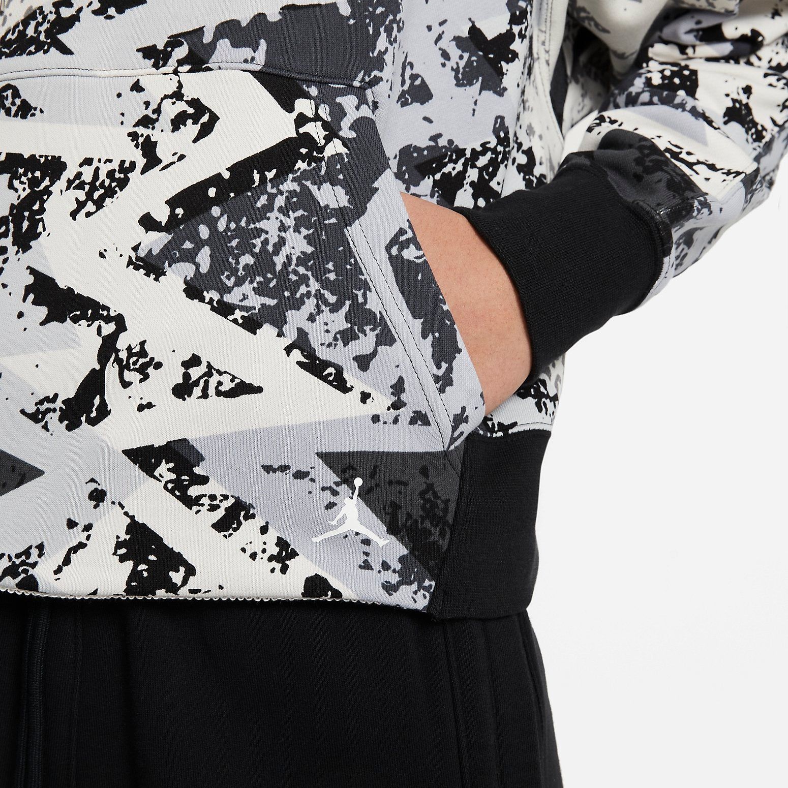 (WMNS) Air Jordan Heatwave Hoodie 'Grey' DD0409-084 sold by KicksCrew product image thumbnail 3