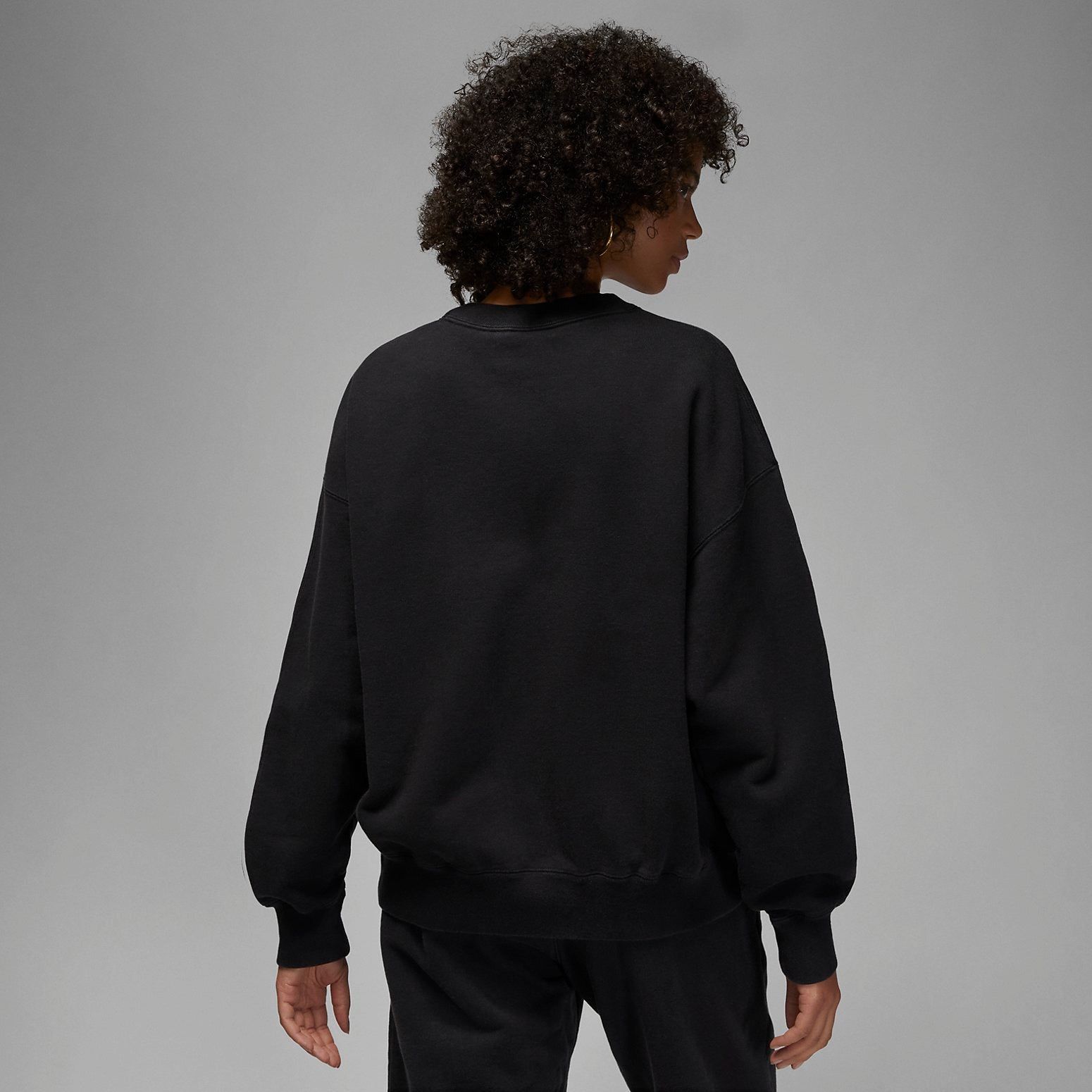 (WMNS) Air Jordan Worldmark Crewneck Sweatshirt 'Black' DV6470-010 sold by KicksCrew product image thumbnail 2