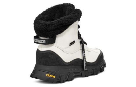 (WMNS) Vans Checkerboard Sherpa Jacket 'White Black' VN000H0RCY4 sold by KicksCrew