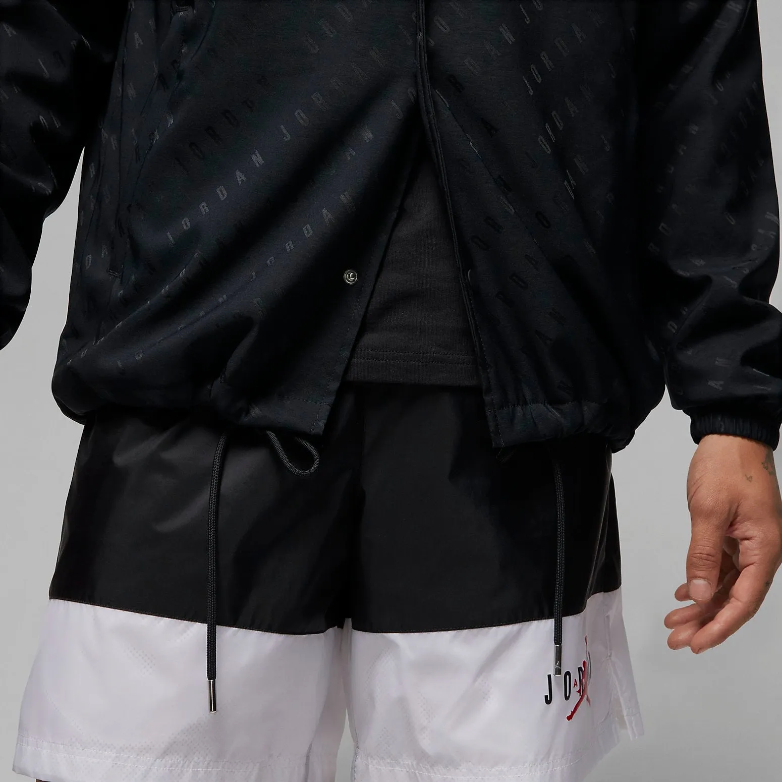 Air Jordan Essentials Coaches Jacket 'Black' DV7616-010 sold by KicksCrew product image thumbnail 4