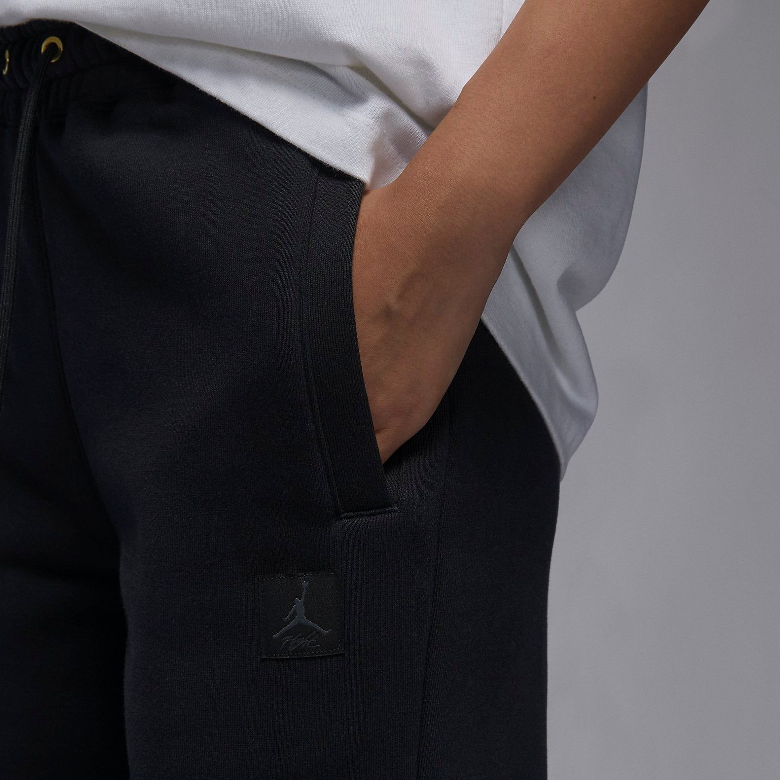 (WMNS) Air Jordan Flight Pants 'Black' FB5114-010 sold by KicksCrew product image thumbnail 4