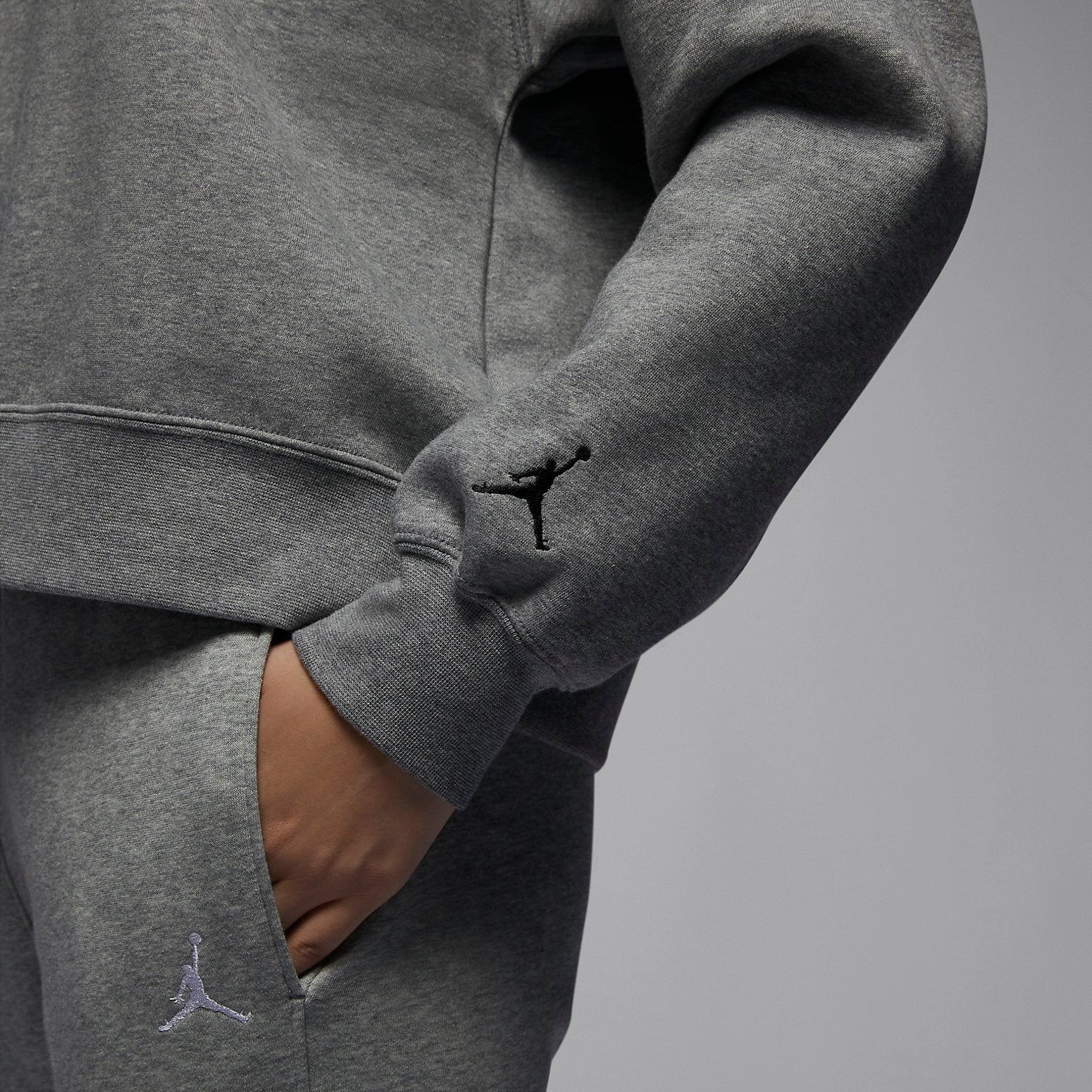 (WMNS) Air Jordan Crew-Neck Sweatshirt 'Grey' FZ2140-091 sold by KicksCrew product image thumbnail 2