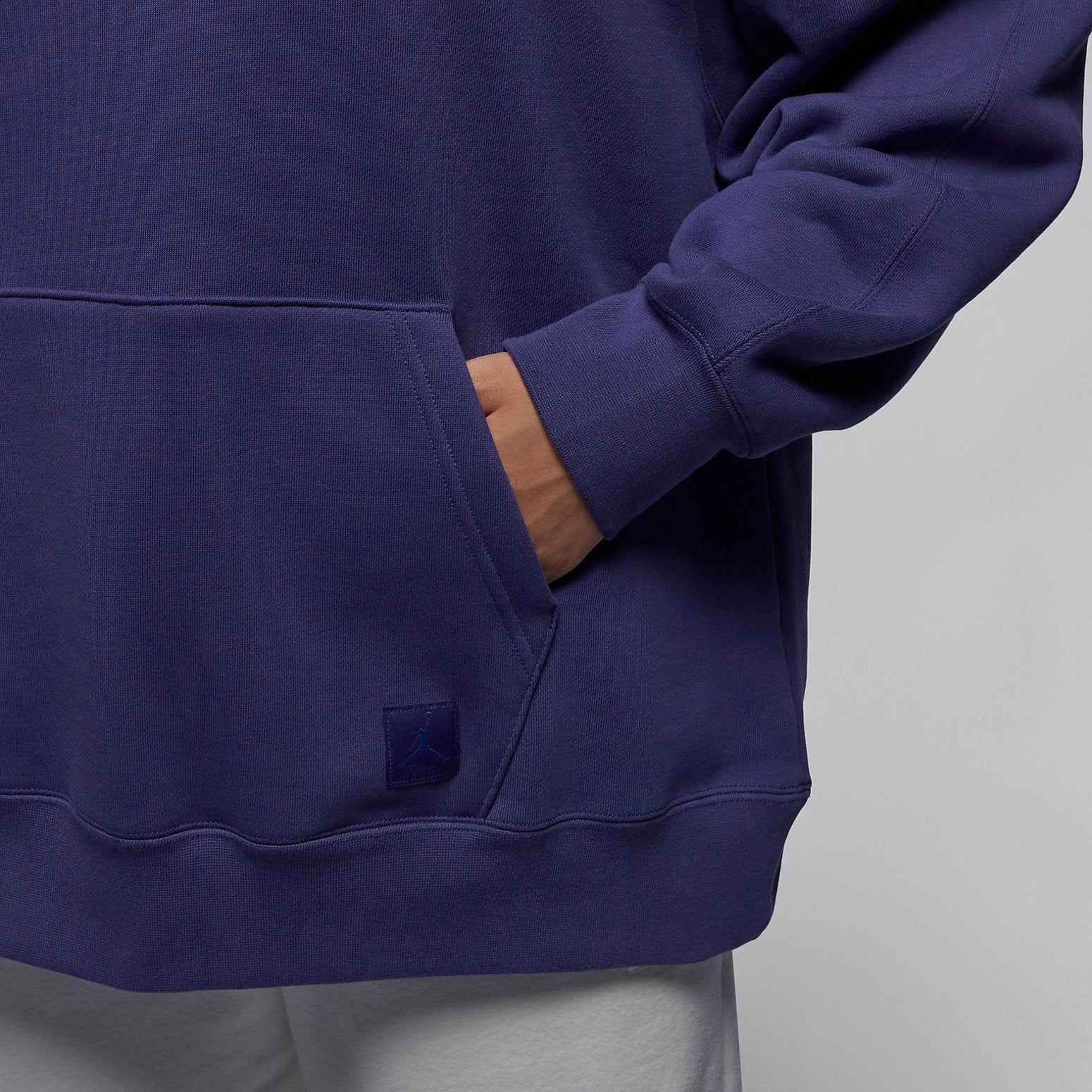 (WMNS) Air Jordan Flight Fleece Hoodie 'Purple' FB5111-502 sold by KicksCrew product image thumbnail 3