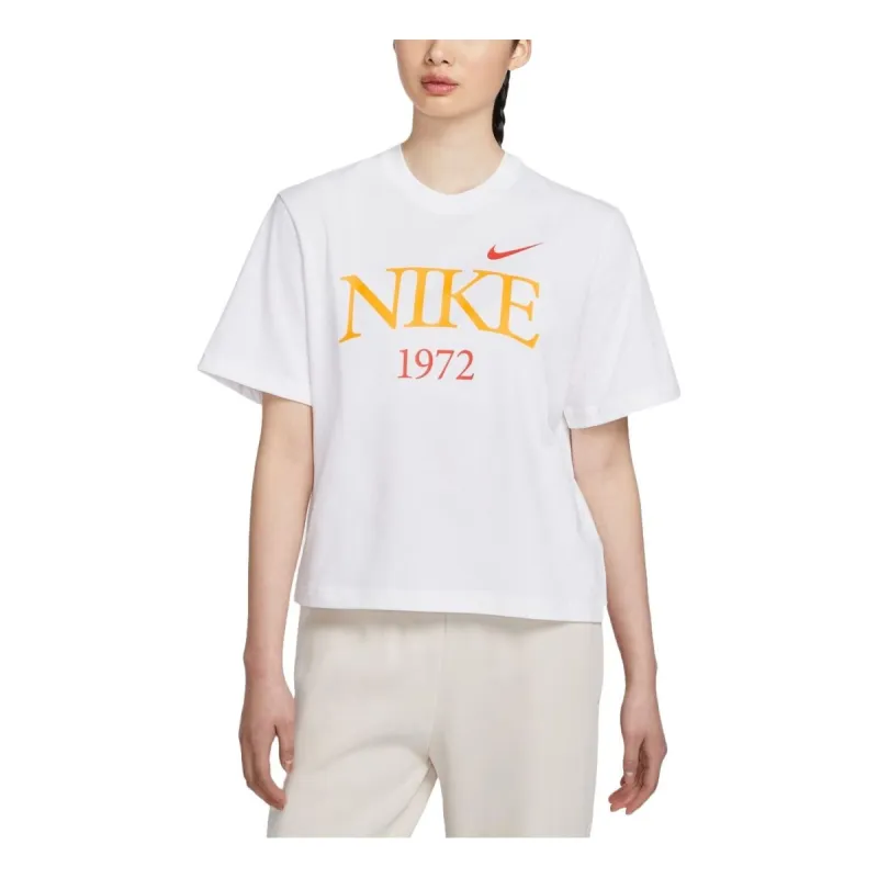 (WMNS) Nike Sportwear Classic Boxy Graphic T-shirt Asia Sizing 'White' FQ6601-101 sold by KicksCrew