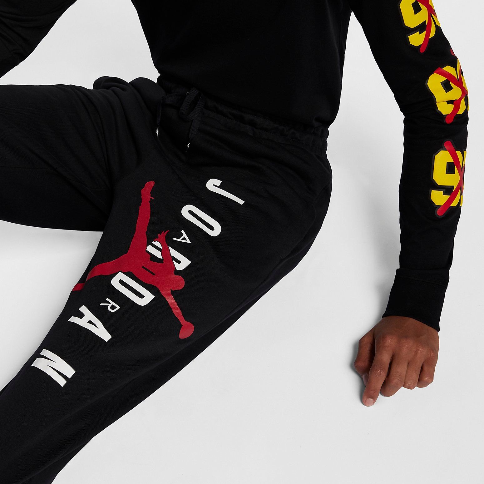 Air Jordan Jumpman Air Lightweight Sweatpants 'Black' AR0032-010 sold by KicksCrew product image thumbnail 2