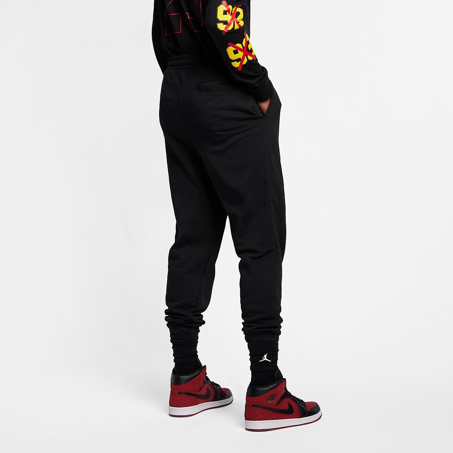 Air Jordan Jumpman Air Lightweight Sweatpants 'Black' AR0032-010 sold by KicksCrew product image thumbnail 4