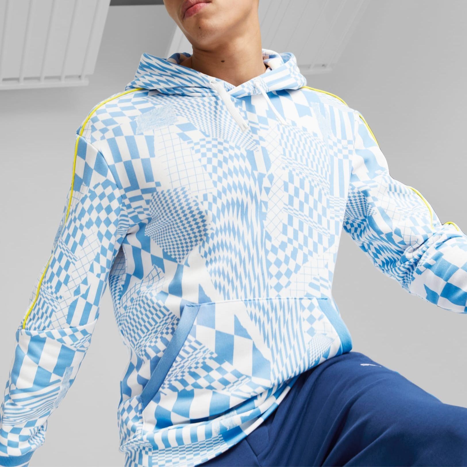 Puma BMW Motorsport Statement Hoodie 'Blue' 539022-08 sold by KicksCrew product image thumbnail 4