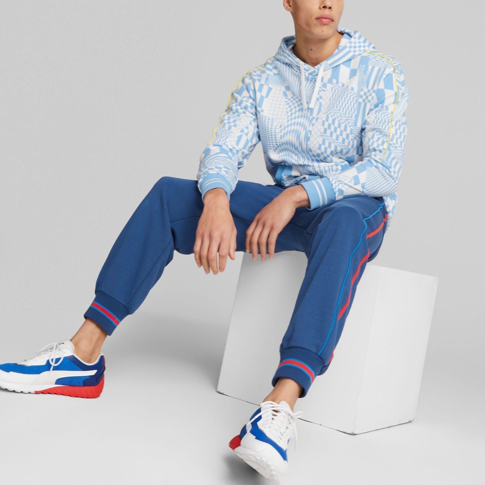 Puma BMW Motorsport Statement Hoodie 'Blue' 539022-08 sold by KicksCrew product image thumbnail 3