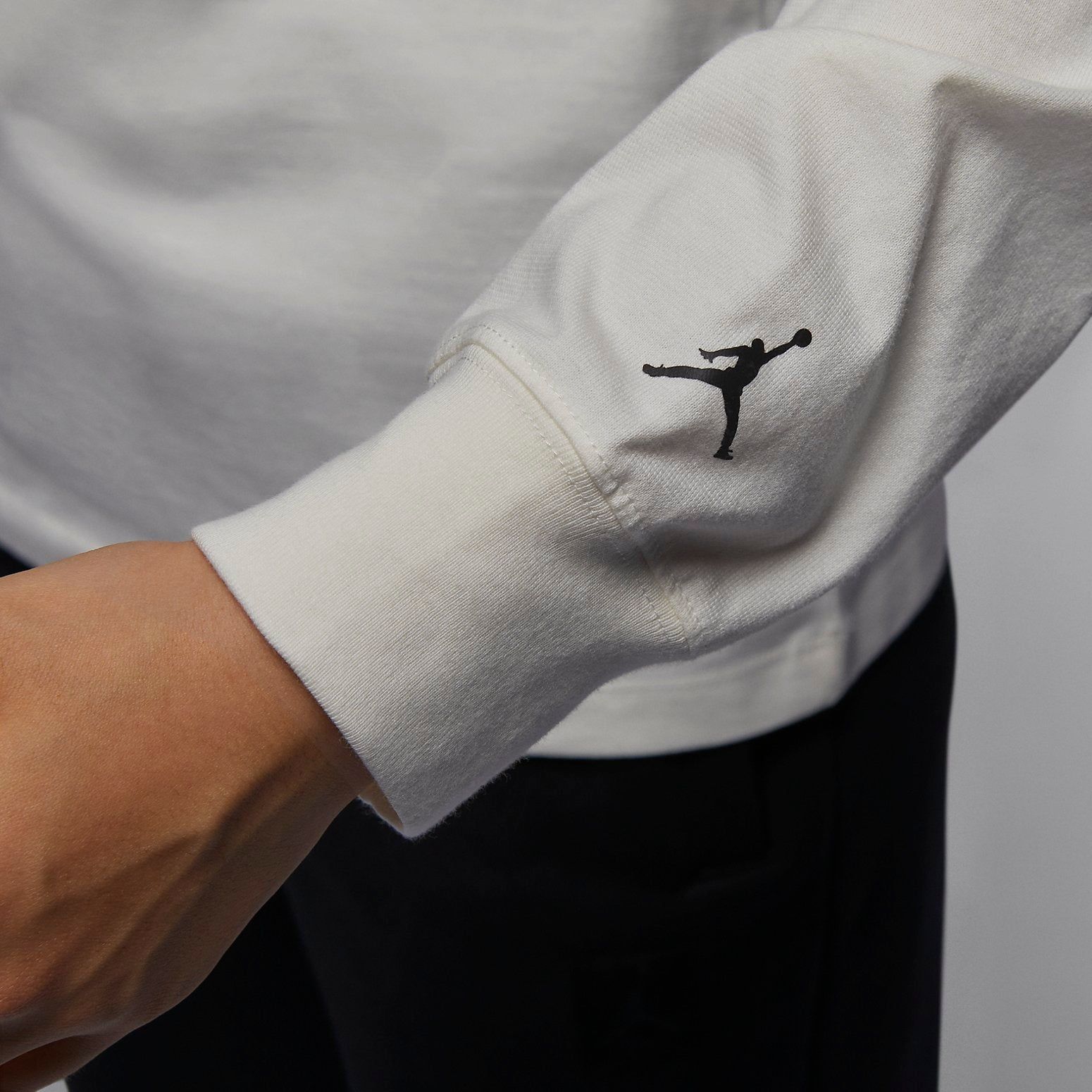 (WMNS) Air Jordan Long-Sleeve Graphic T-Shirt Asia Sizing 'Sail' FD7206-133 sold by KicksCrew product image thumbnail 4