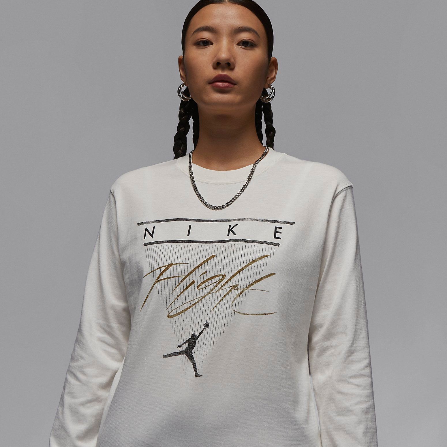 (WMNS) Air Jordan Long-Sleeve Graphic T-Shirt Asia Sizing 'Sail' FD7206-133 sold by KicksCrew product image thumbnail 3