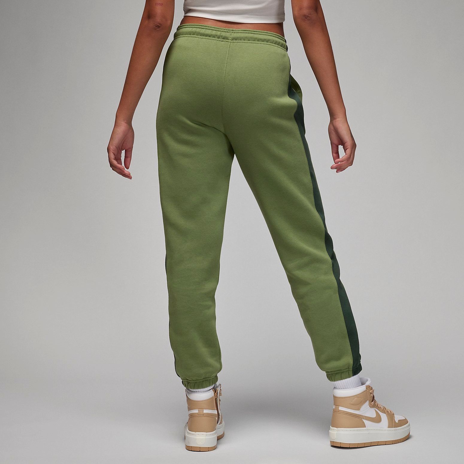 (WMNS) Air Jordan Brooklyn Fleece Pants 'Green' FB5171-340 sold by KicksCrew product image thumbnail 5