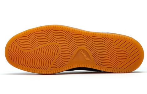 Mizuno Court Lite Ec 'Black Gum' D1GH213603 sold by KicksCrew