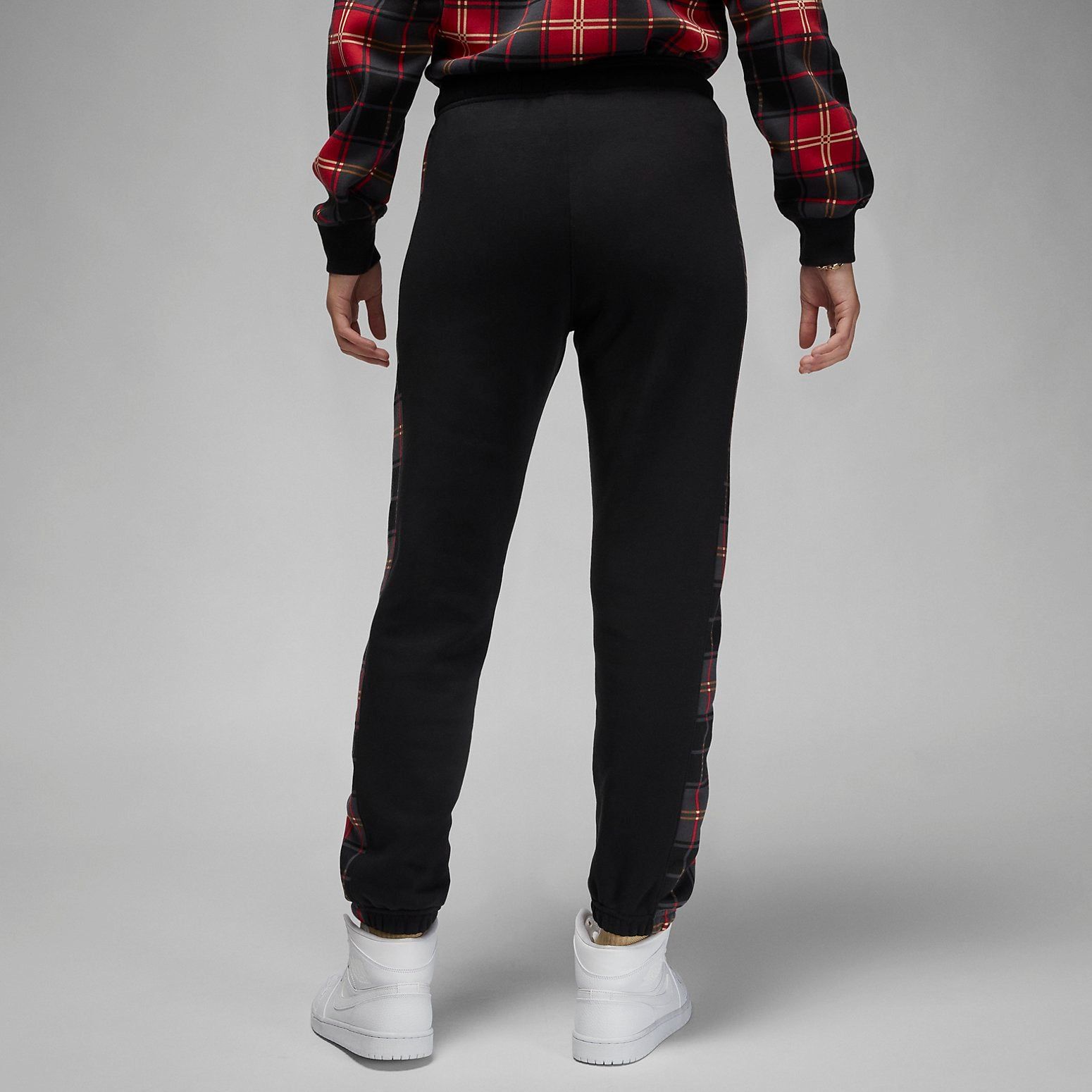 Air Jordan Brooklyn Fleece Pants 'Black' DX7463-010 sold by KicksCrew product image thumbnail 4