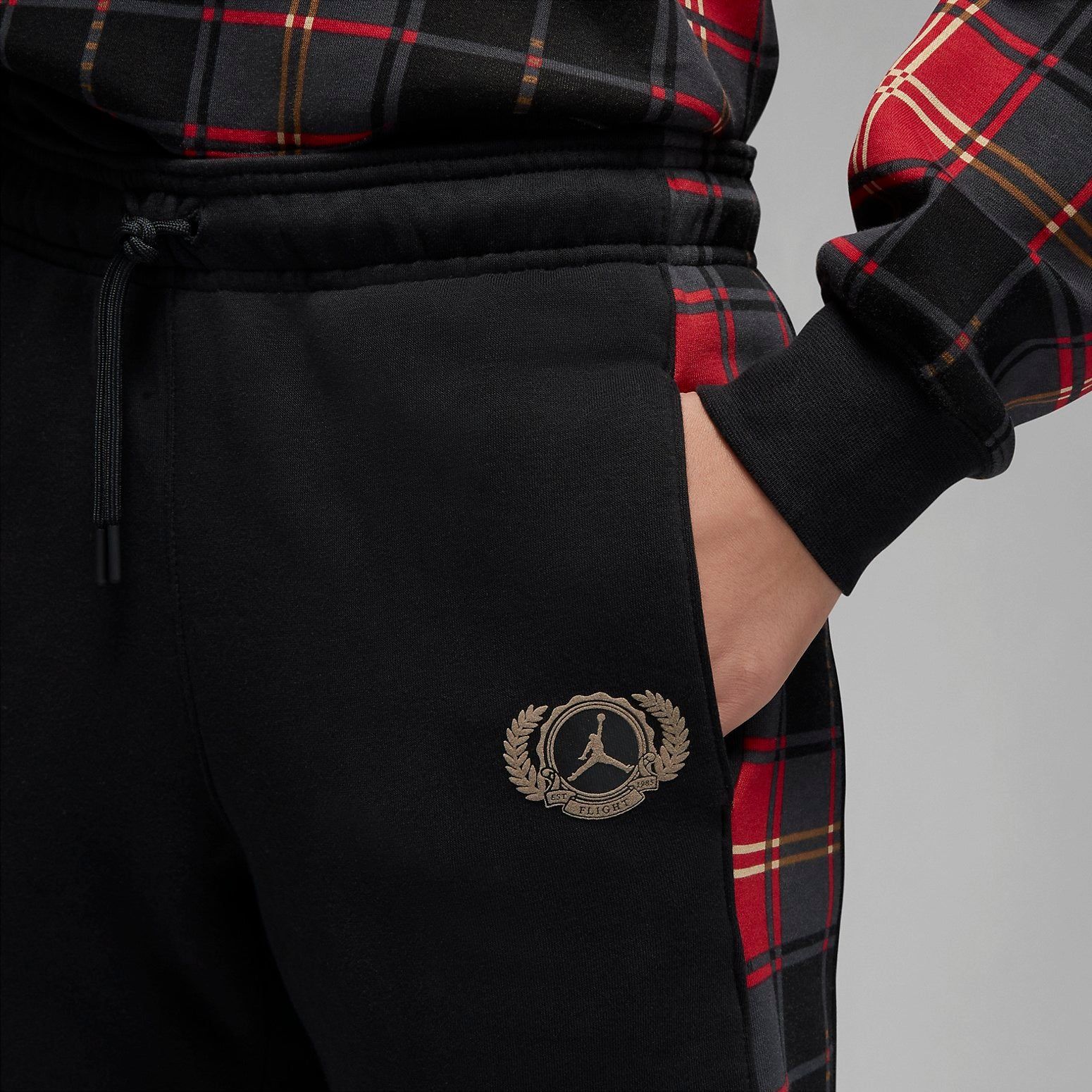 Air Jordan Brooklyn Fleece Pants 'Black' DX7463-010 sold by KicksCrew product image thumbnail 2