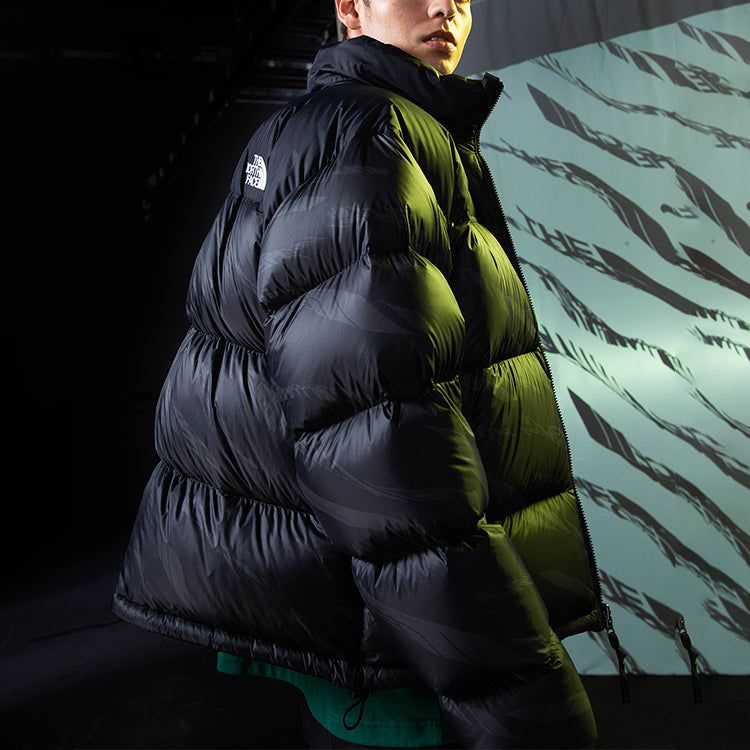 THE NORTH FACE Down Parka Jacket 'Black' NF0A5AXQ-LG2 sold by KicksCrew product image thumbnail 3