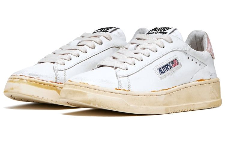 (WMNS) Autry Medalist Low Leather Sneakers 'White Pedal Pink' DVLW-GF06 sold by KicksCrew product image thumbnail 2