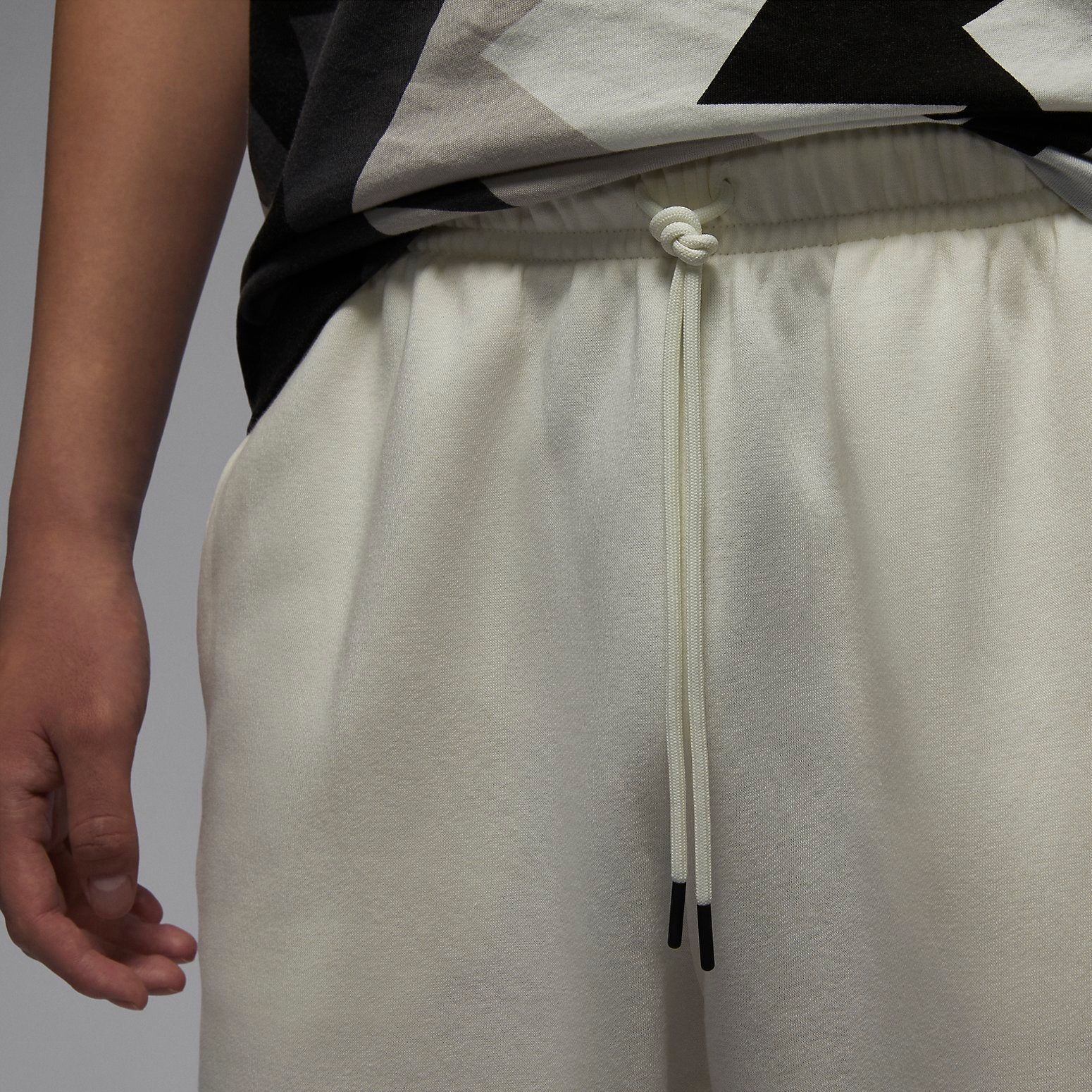 Air Jordan Essentials Fleece Winter Pants 'Grey' FD7859-133 sold by KicksCrew product image thumbnail 2