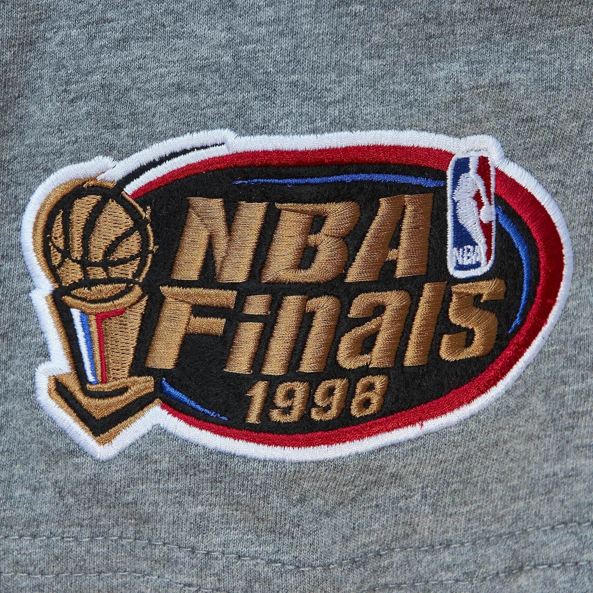 Mitchell & Ness x NBA City Collection T-shirt 'Chicago Bulls' TCRW4989-CBUYYPPPGYHT sold by KicksCrew product image thumbnail 4