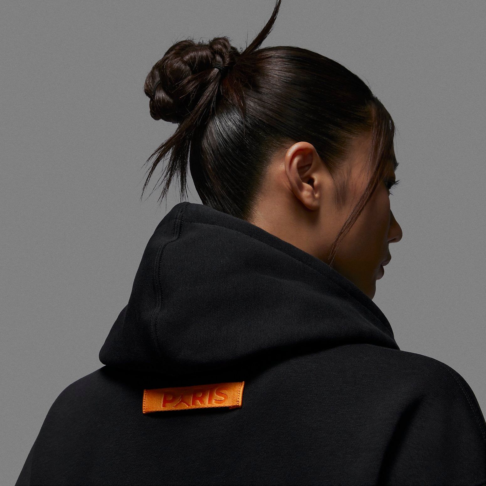 (WMNS) Air Jordan x Paris Saint-Germain Hoodie Asia Sizing 'Black' DZ3267-010 sold by KicksCrew product image thumbnail 4