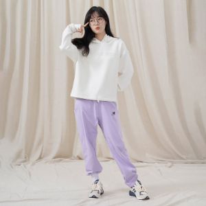 (WMNS) New Balance Casual Logo Hoodie 'White' 5CC39742-IV sold by KicksCrew