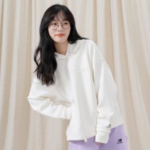 (WMNS) New Balance Casual Logo Hoodie 'White' 5CC39742-IV sold by KicksCrew