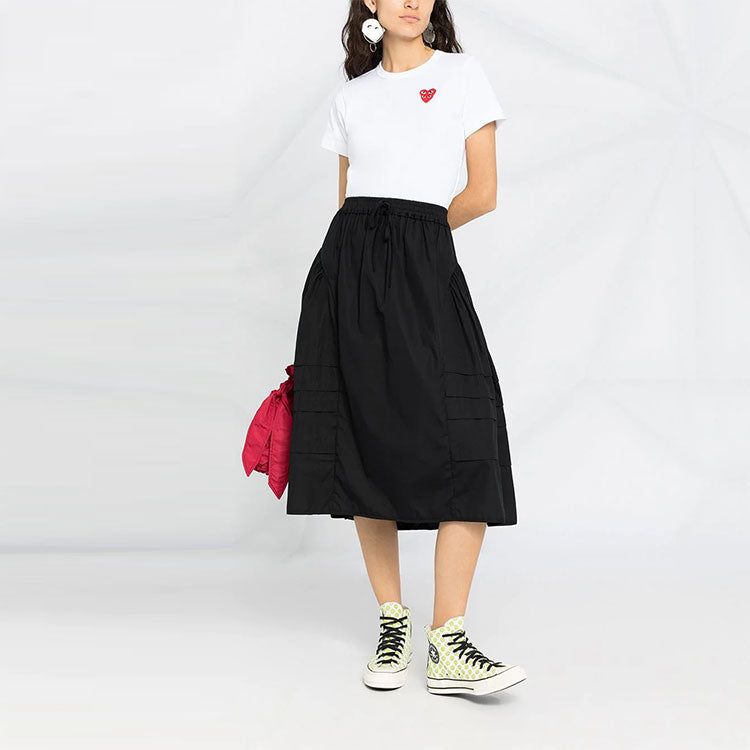 (WMNS) COMME des GARCONS PLAY Basic T-Shirt Red Family Heart 'White' P1-T287-051-2 sold by KicksCrew product image thumbnail 2