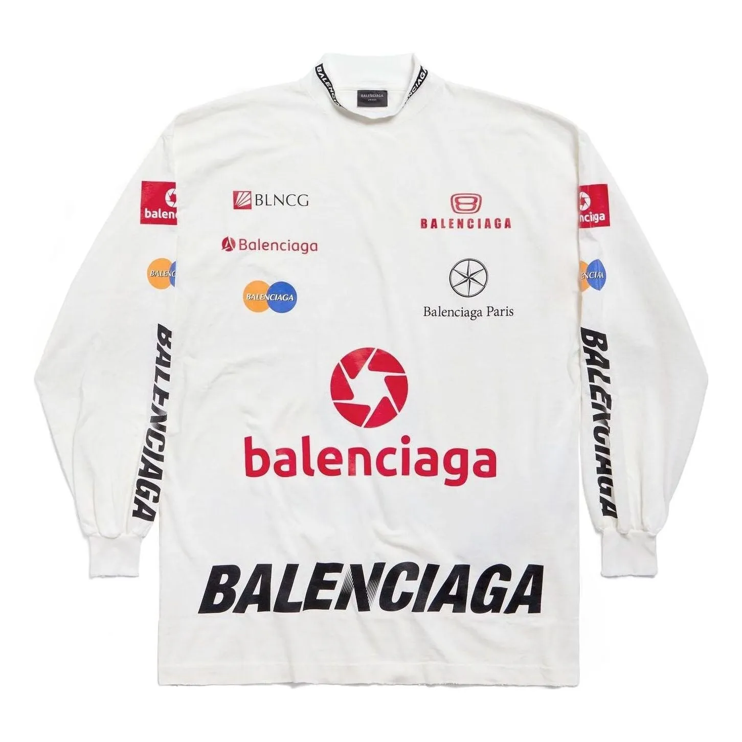 【BALENCIAGA】ロゴ入りTシャツ ホワイト Balenciaga logo-embroidered T-shirt | White | FARFETCH