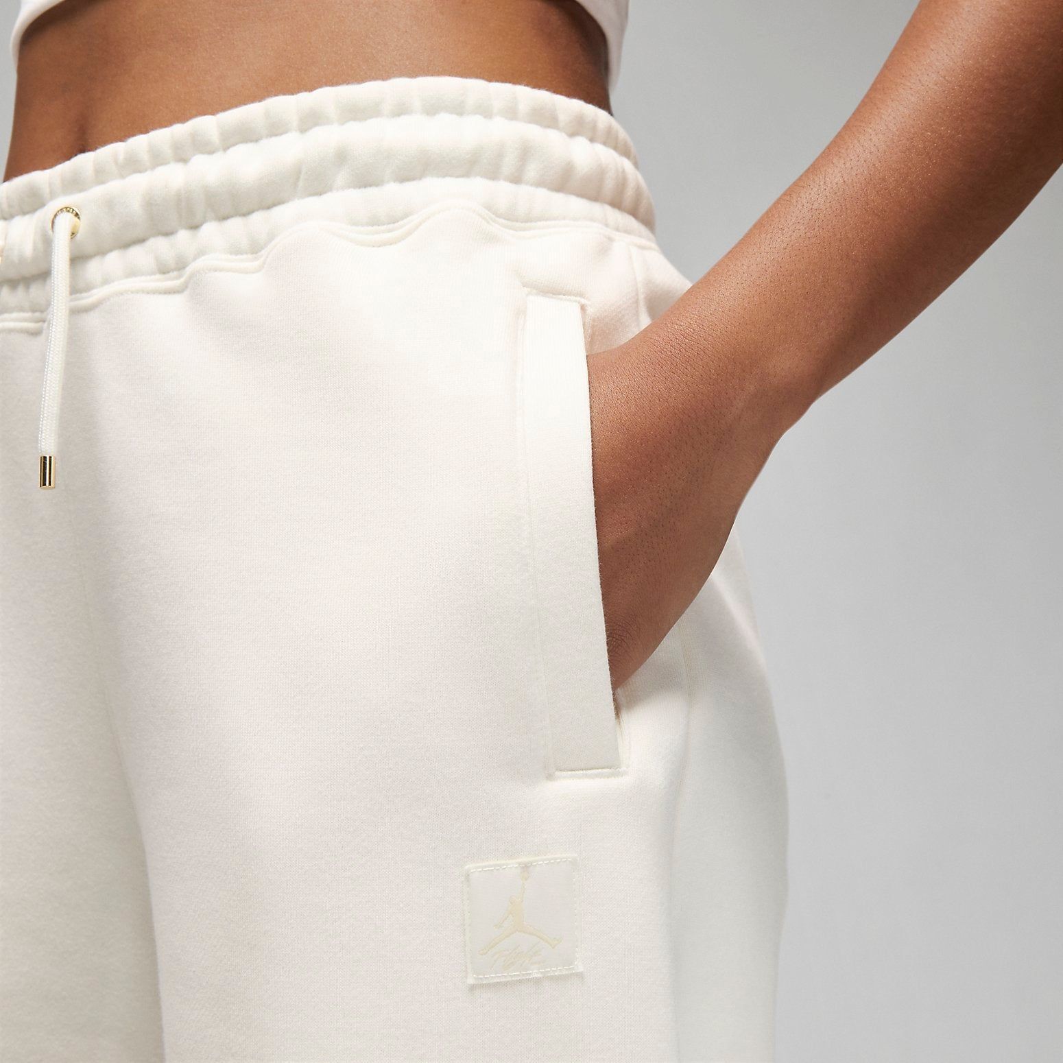 (WMNS) Air Jordan Flight Fleece Trousers 'White' FB5113-133 sold by KicksCrew product image thumbnail 2