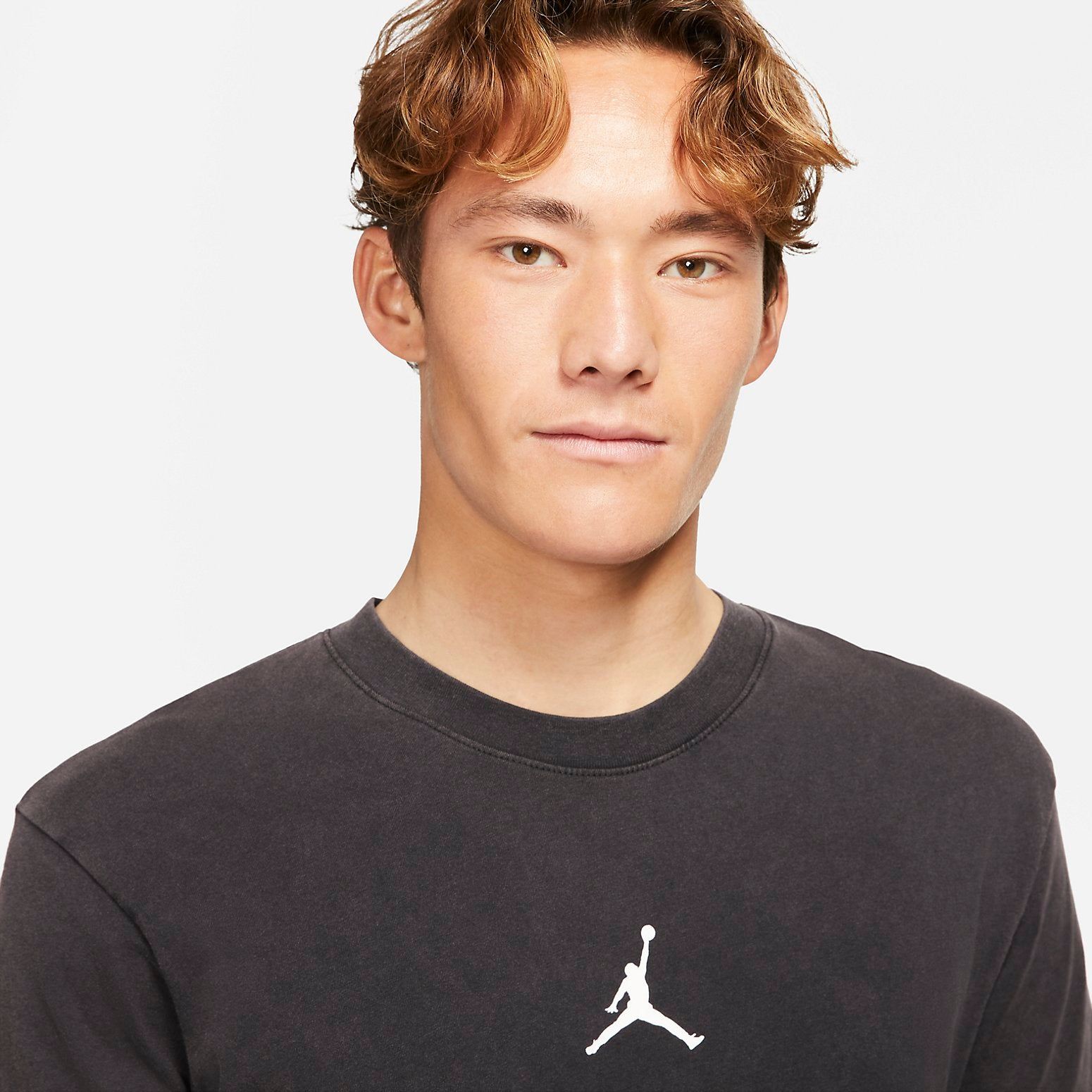 Air Jordan Logo T-Shirt 'Black' DA2695-010 sold by KicksCrew product image thumbnail 2