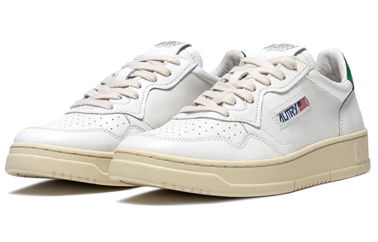 (WMNS) Autry Medalist Leather Low 'White Green' AULW-LL20 sold by KicksCrew product image thumbnail 2